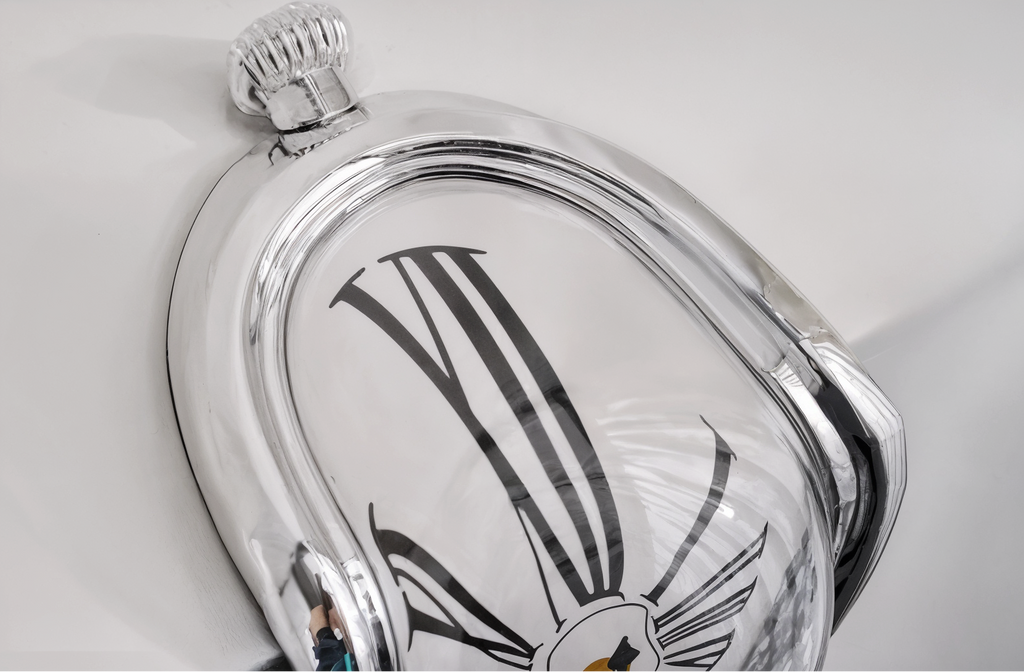 Aeris Home – Surreal Melting Clock